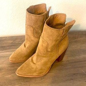 Women’s Tan Suede Boots Size 10, never worn